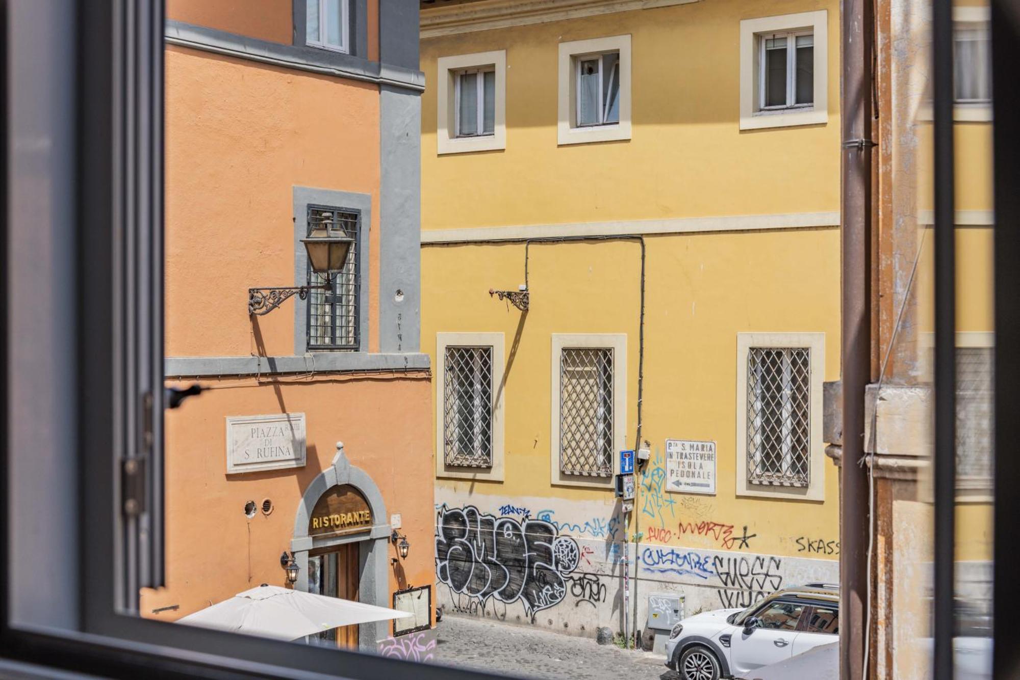 Rufina'S Home, Rome